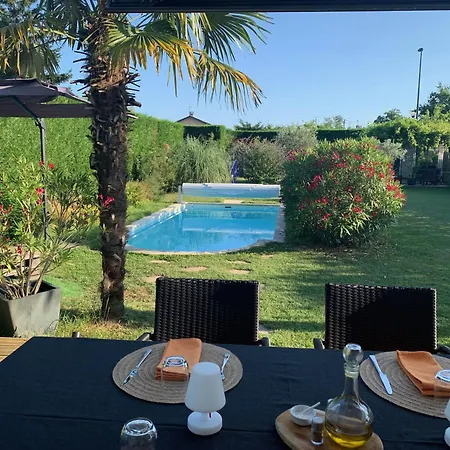 Bed and Breakfast Les Tignoliers 4*