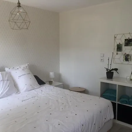 Les Tignoliers Bed and Breakfast