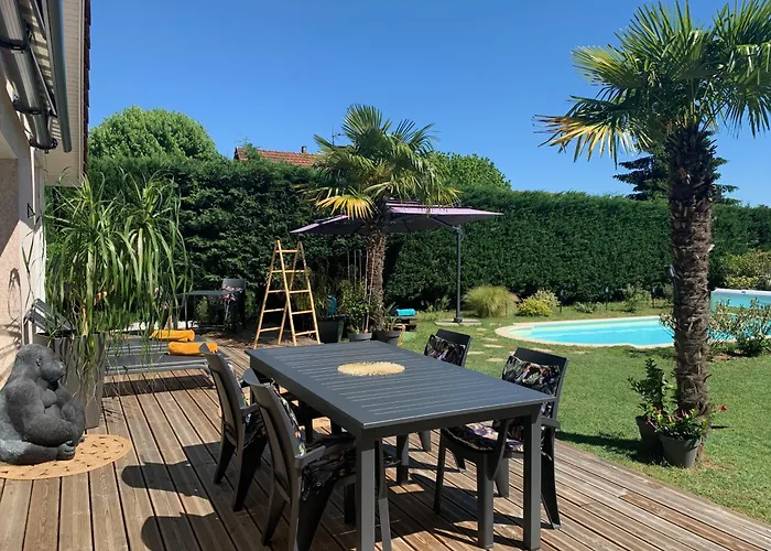 Les Tignoliers Bed & Breakfast