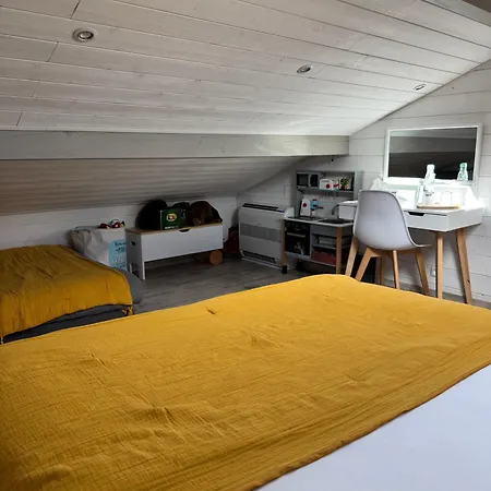 Les Tignoliers Bed & Breakfast 4*